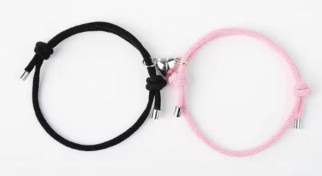 Vennskaps/kjæreste-armbånd med magnetisk symbollås.